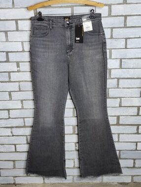 • NWT Lee Women's Heritage High-Rise Dusty Black Flare Jean W/Raw Hem Size 14 S